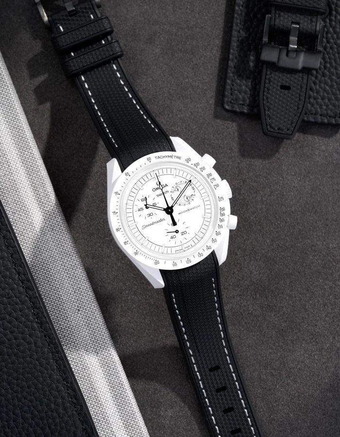 Pulseira de borracha curva premium - pontos pretos e brancos