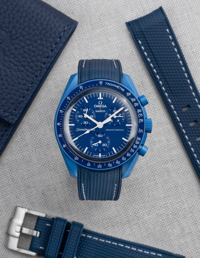 Pulseira de borracha curva premium - pontos azuis e brancos